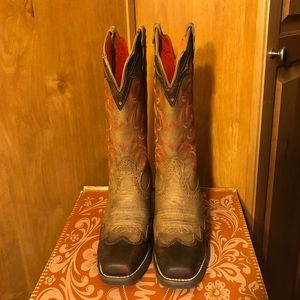 NIB Justin Ladies Cowboy Boots